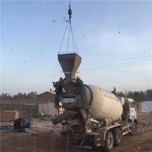 涟源市“精准瞄准”—— 吊车的 “定位导航” 技术