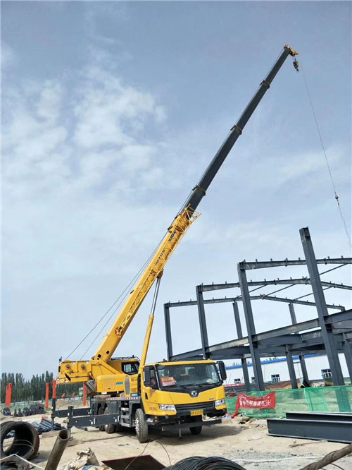 涟源市超高层建筑钢结构吊装案例